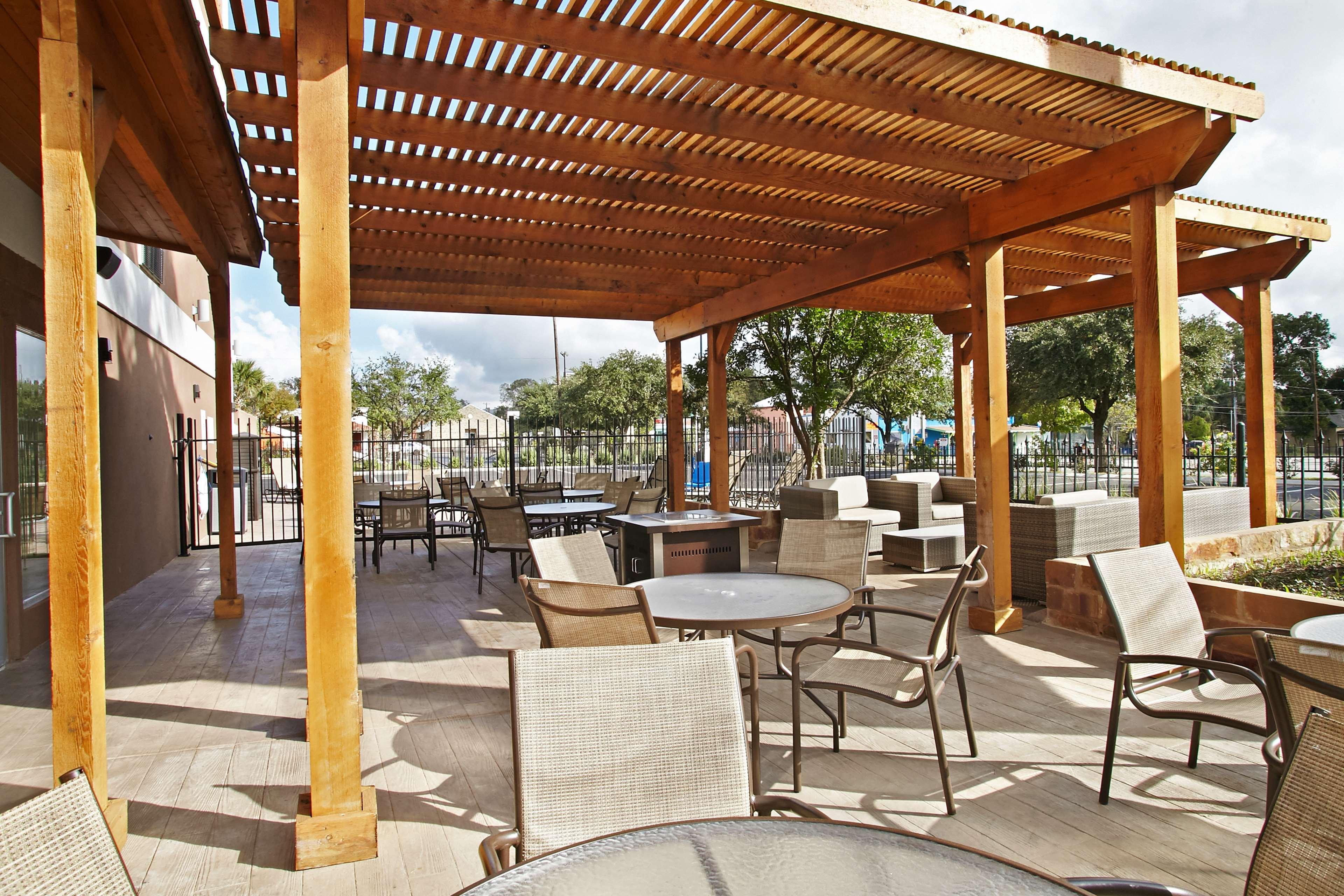 Best Western Plus Madison-Huntsville Hotel Экстерьер фото