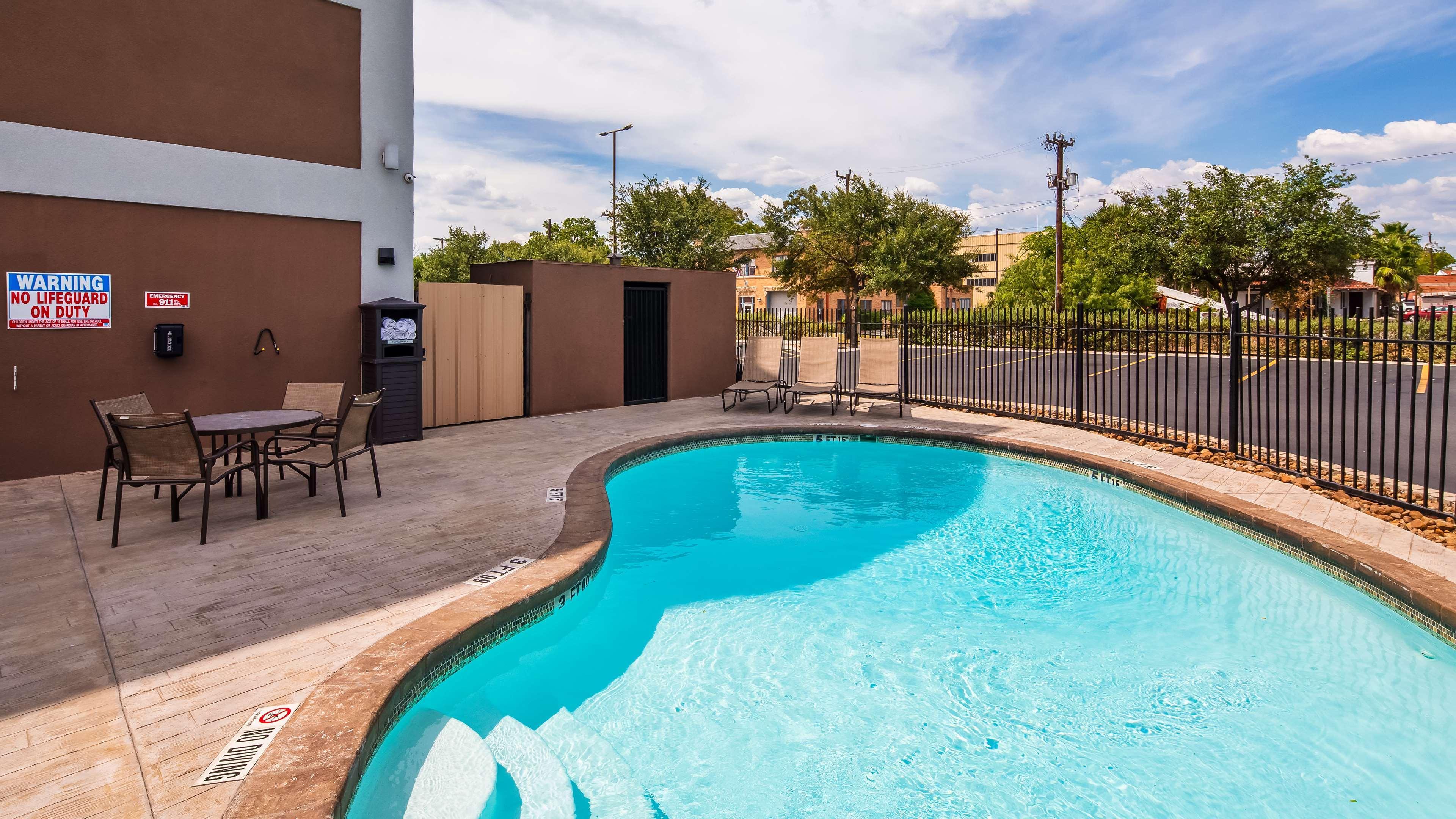Best Western Plus Madison-Huntsville Hotel Экстерьер фото